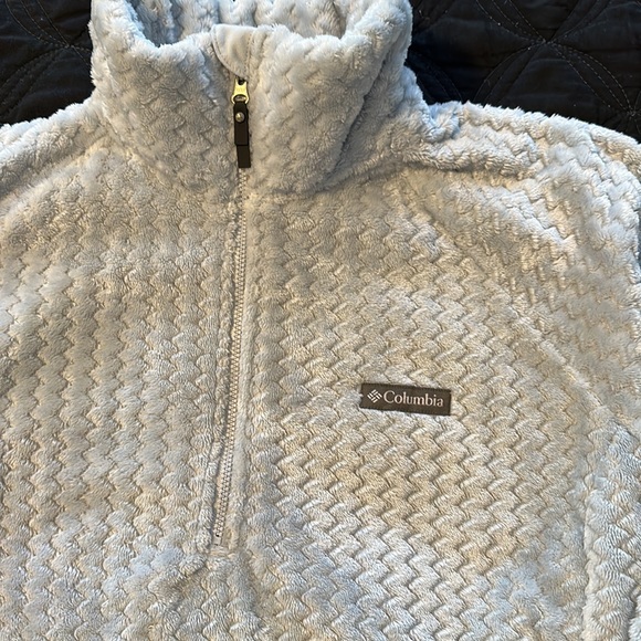 Women’s Columbia Half Zip Sweater - Picture 2 of 4